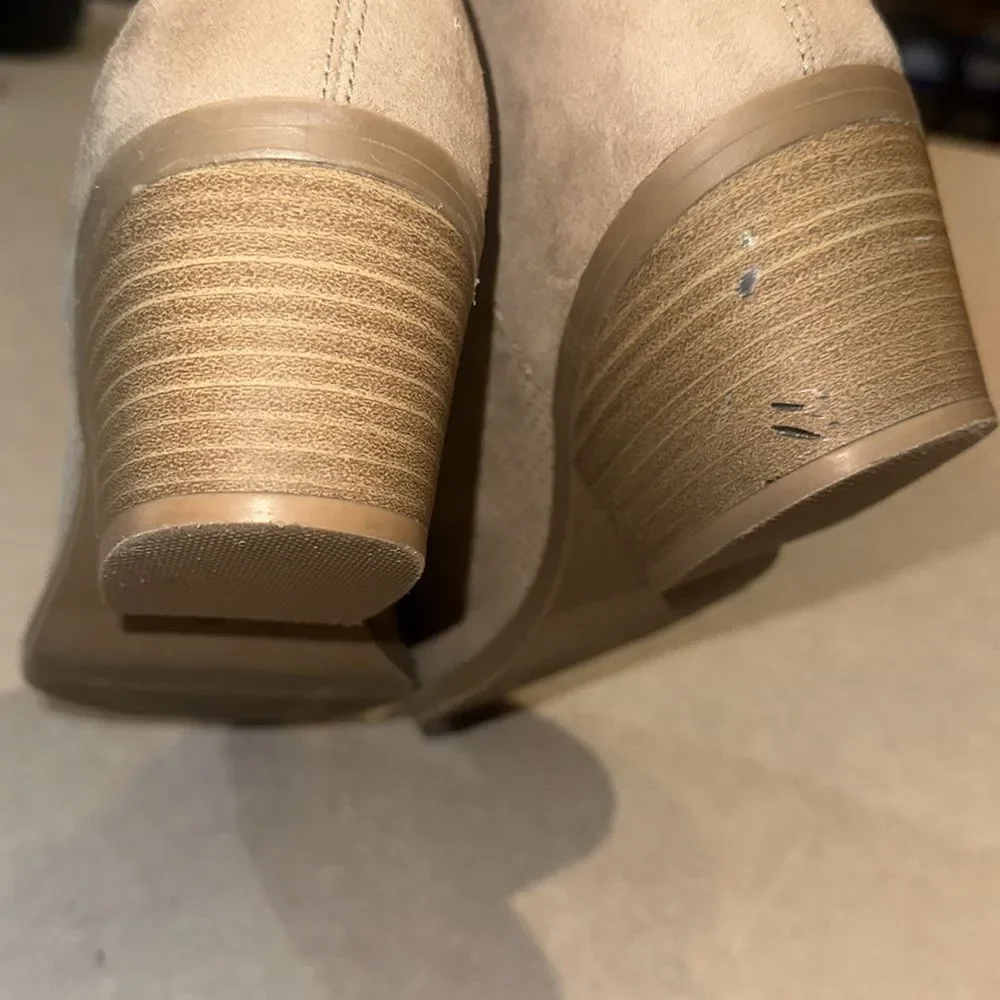 UNIVERSAL THREAD Tan Booties